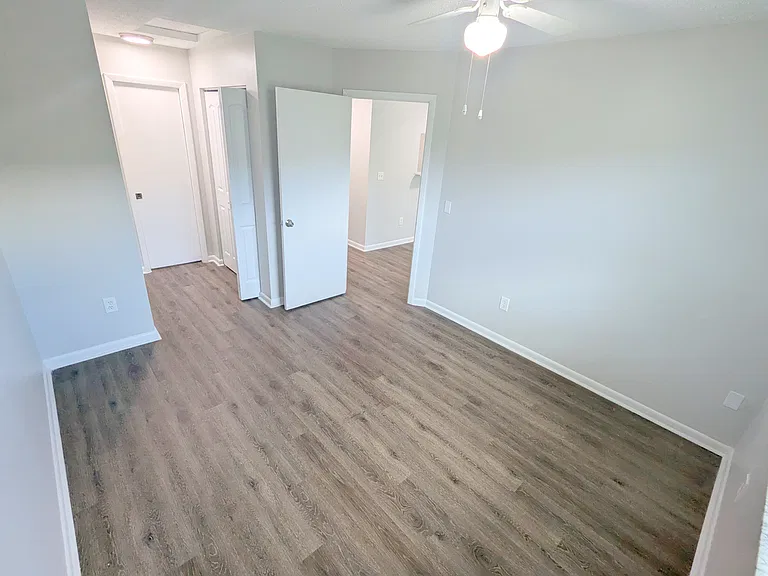 3031-3045 Springfield Ln #3043 — Photo 15