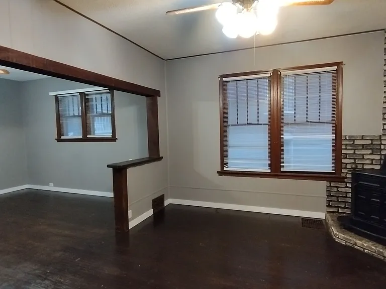 209 Manila St — Photo 5