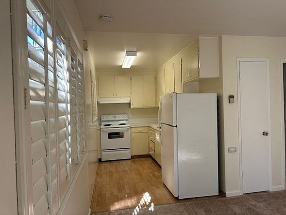 2nd image of 4589 Hamilton Ave #7