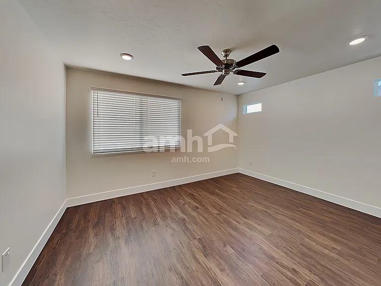 936 Moorside Ave — Photo 9