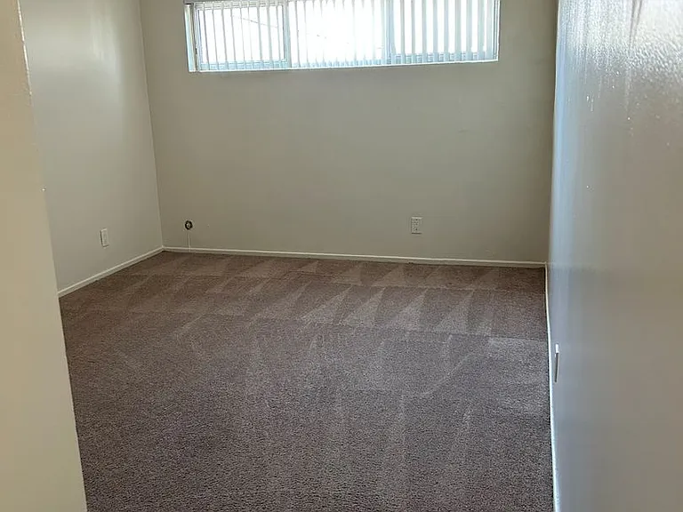 The Burbank Towers — Photo 16