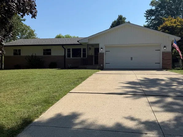 721 Lindenwood Dr, Greenwood, IN 46142