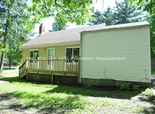 1585 Maxen Dr, Akron, OH 44307