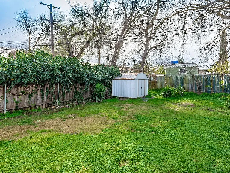 1804 Madrone Ave — Photo 6