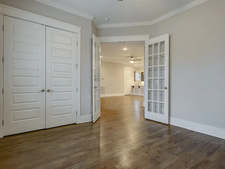 718 S 13th St — Photo 25