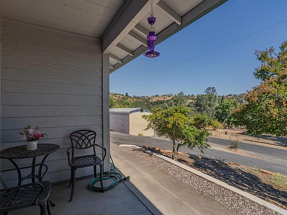 4th image of 2691 Dennis Ln