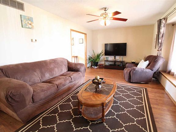 2nd image of 237 Windward Dr