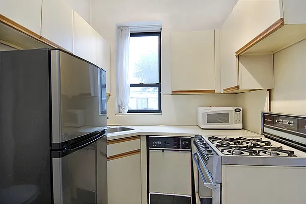 Sold by Corcoran | media 8