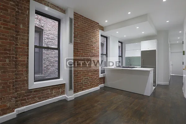 Rented by City Wide Apartments | media 11