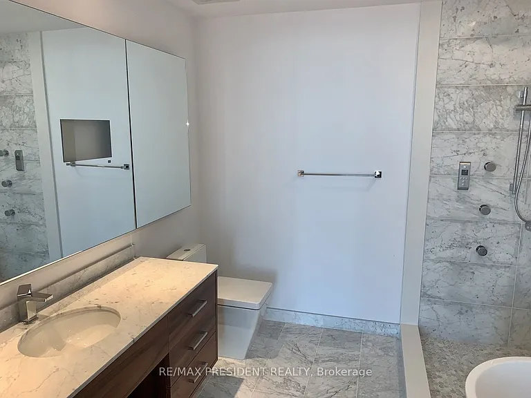 488 University Ave #5216 — Photo 10