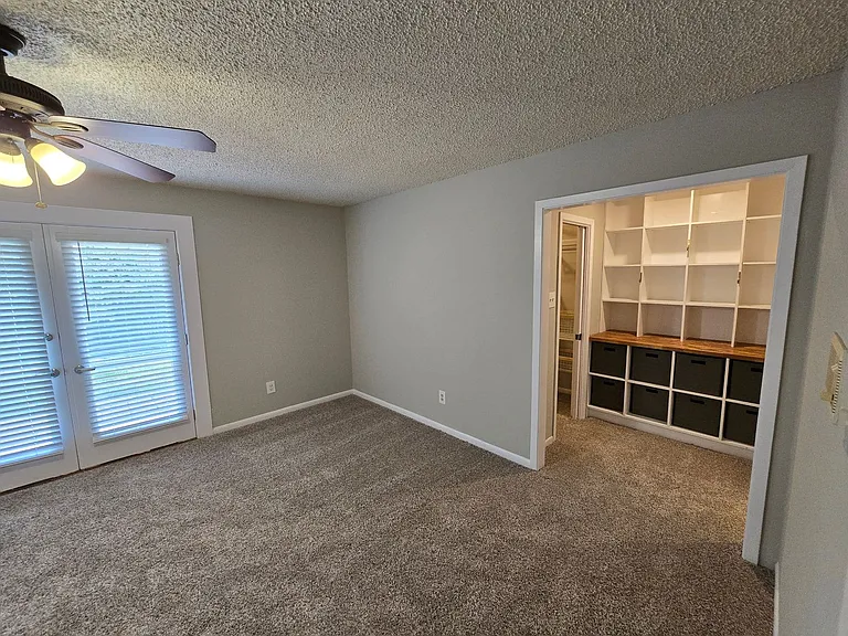 402 Greenwood Dr — Photo 13