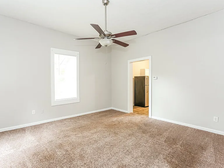 6129 Sorrell St NE — Photo 5