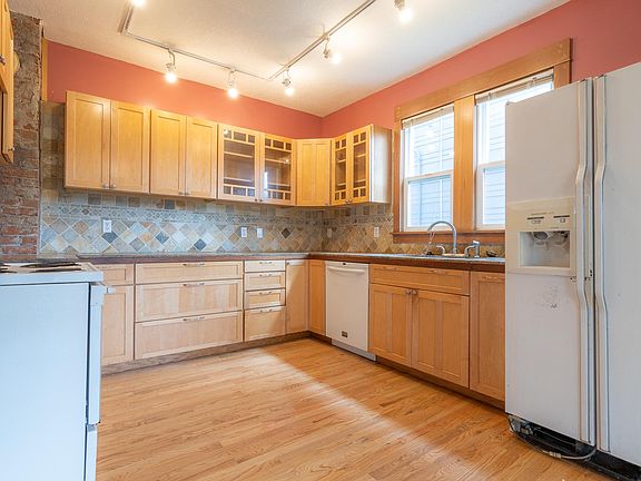 5th image of 4715 NE 17th Ave