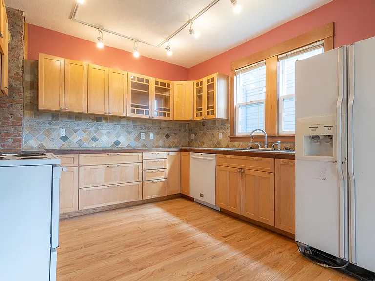 4715 NE 17th Ave — Photo 5