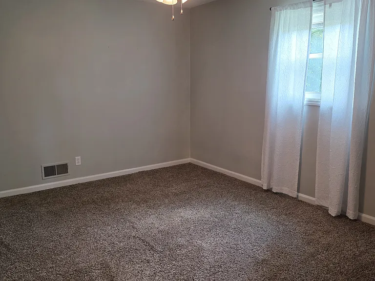 6 Lynn Cir — Photo 8