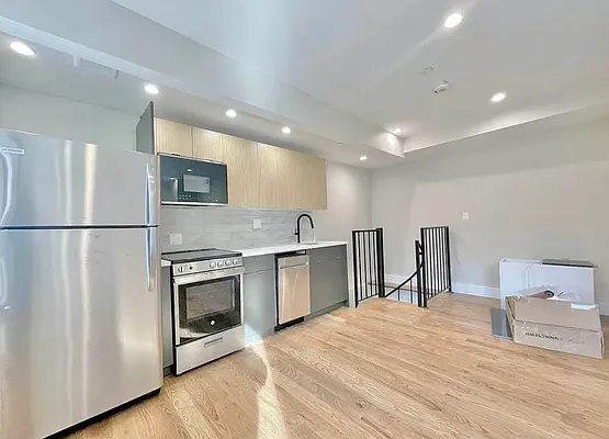 Rented by Reavis | media 13