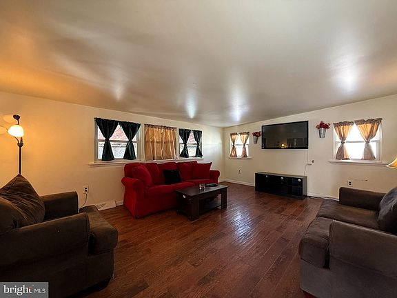 5th image of 1729 Herbert Blvd