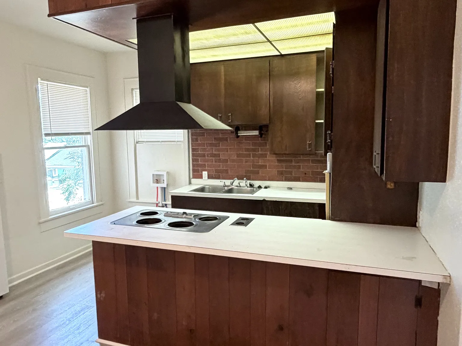 605 Merrick — Photo 2