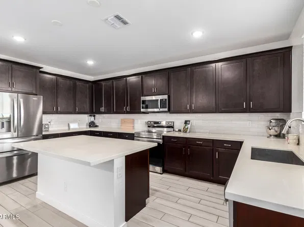 17034 W Seldon Lane, Waddell, AZ 85355