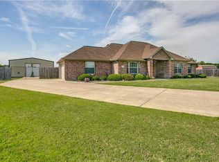 859 Fairview Dr, Aubrey, TX 76227