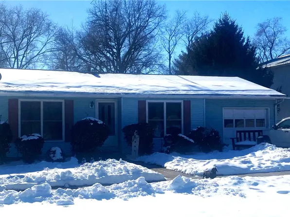 401 W Orange St, Pana, IL 62557