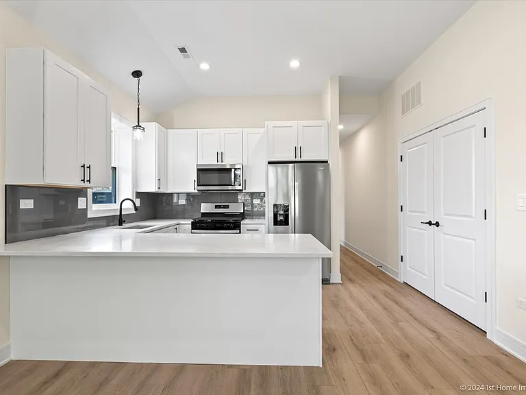 6517 S Drexel Ave #1 — Photo 5
