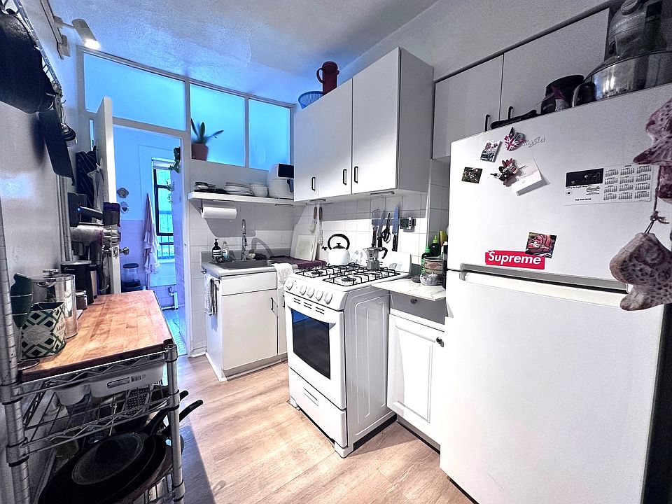 1st image of 147 N 6th St Floor 3