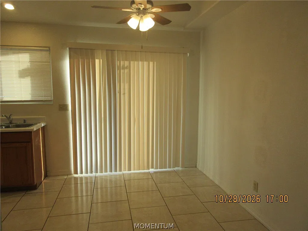 3 bed, 2.0 bath, 1052 sqft, $1,325 — Photo 3