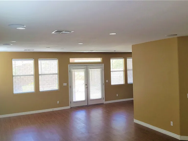 2819 Dunnottar Ave — Photo 16