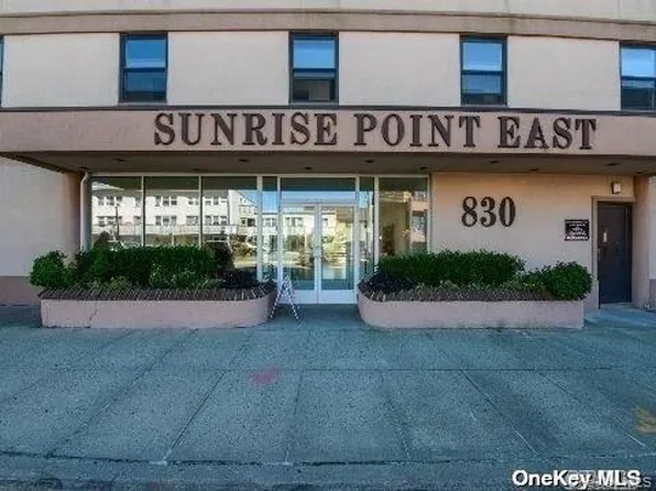 830 Shore Rd, Long Beach, NY