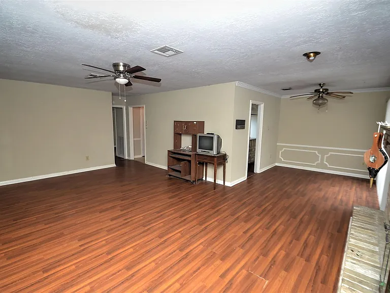 234 Wickhamford Way — Photo 8