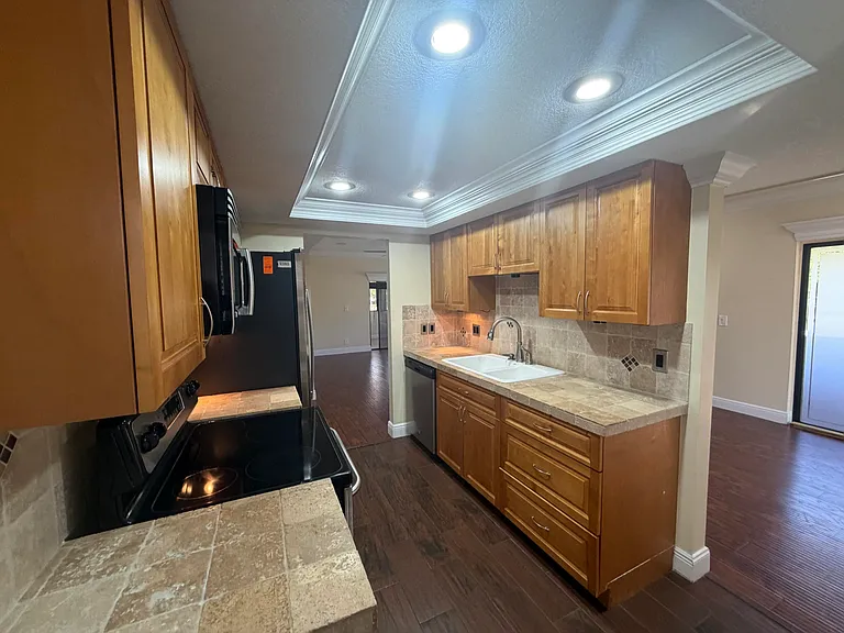 12661 Westhampton Cir — Photo 19