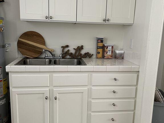 4th image of 2075 Torrance Blvd #C