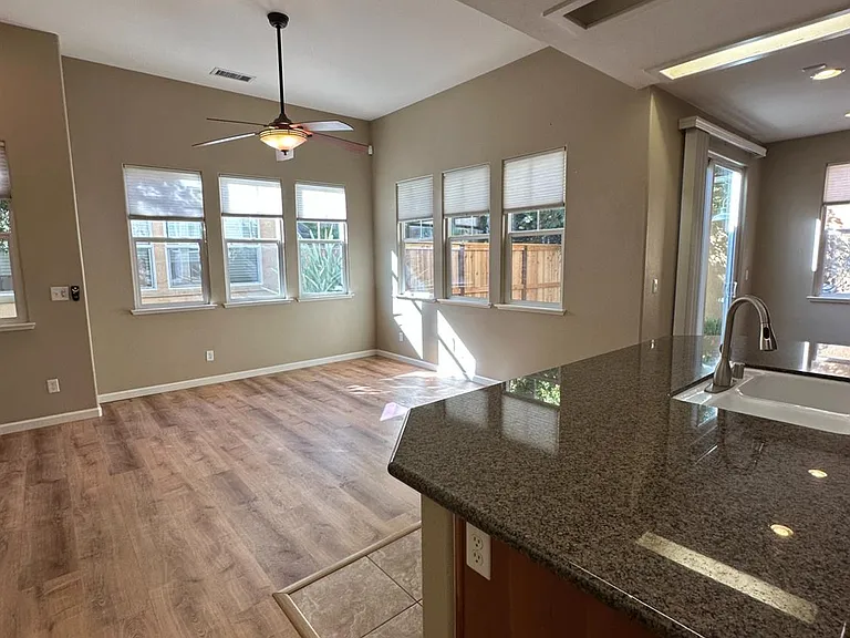 1732 N Dutch Ave — Photo 7