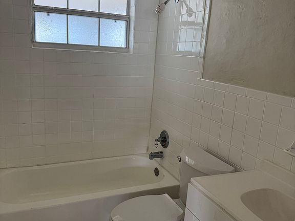 5th image of 3852 Sunray Dr