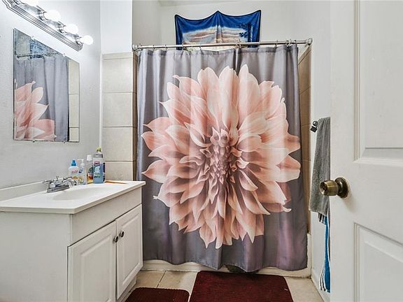 5th image of 2664-66 Myrtle St