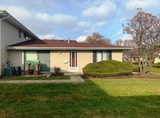 13 Dennis Ct #13, Schaumburg, IL 60193