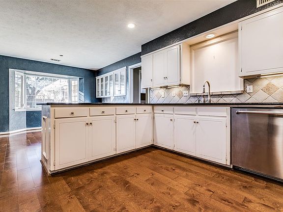 5th image of 4214 Myerwood Ln