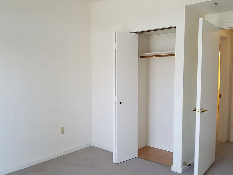 550 Ortega Ave — Photo 16