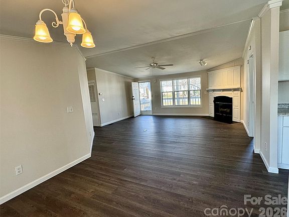 5th image of 436 Riverwind Dr