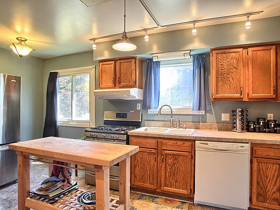 3rd image of 56426 Meadowlawn Dr