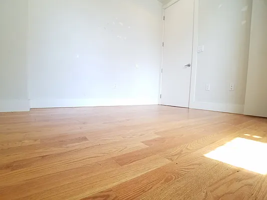 Rented by Evergreen Apartments BK | media 13