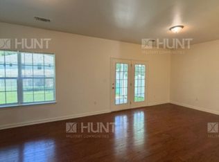 923 Cam Rahn Ct, Fort Lee, VA 23801