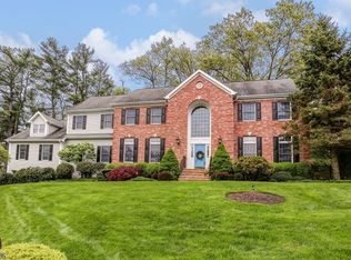 3 Tree Top Ln, Chatham, NJ 07928