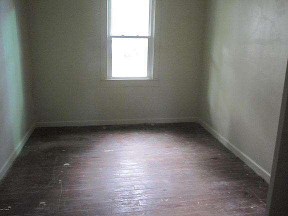 5th image of 731 Ballard Ln