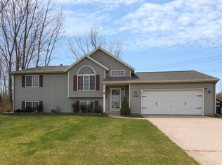 10980 Wood Ridge Dr, Zeeland, MI 49464