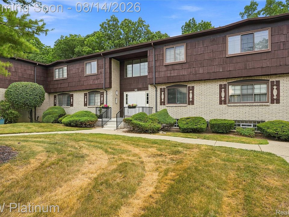 1st image of 29990 Wildbrook Dr #203
