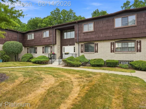 29990 Wildbrook Dr #203, Southfield, MI 48034
