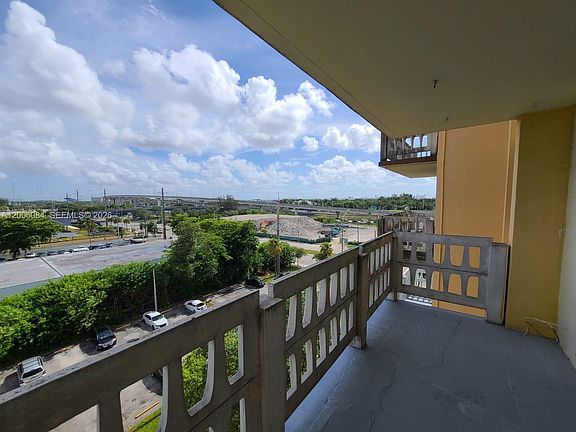 4th image of 15600 NW 7th Ave APT 709