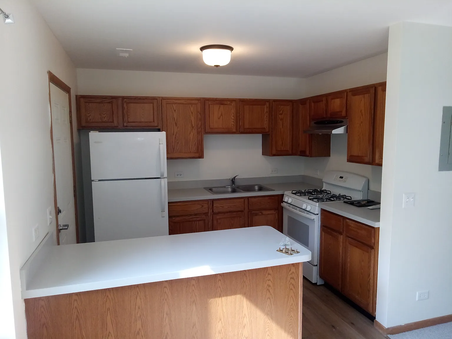 2 bed, 850 sqft, $1,625 — Photo 3